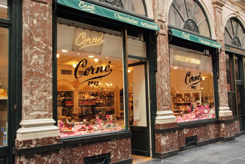 chocolaterie-CLANS-min_chocolate_chocolaterie_shop_luxury_chic_gallery_brussels_belgium-558146